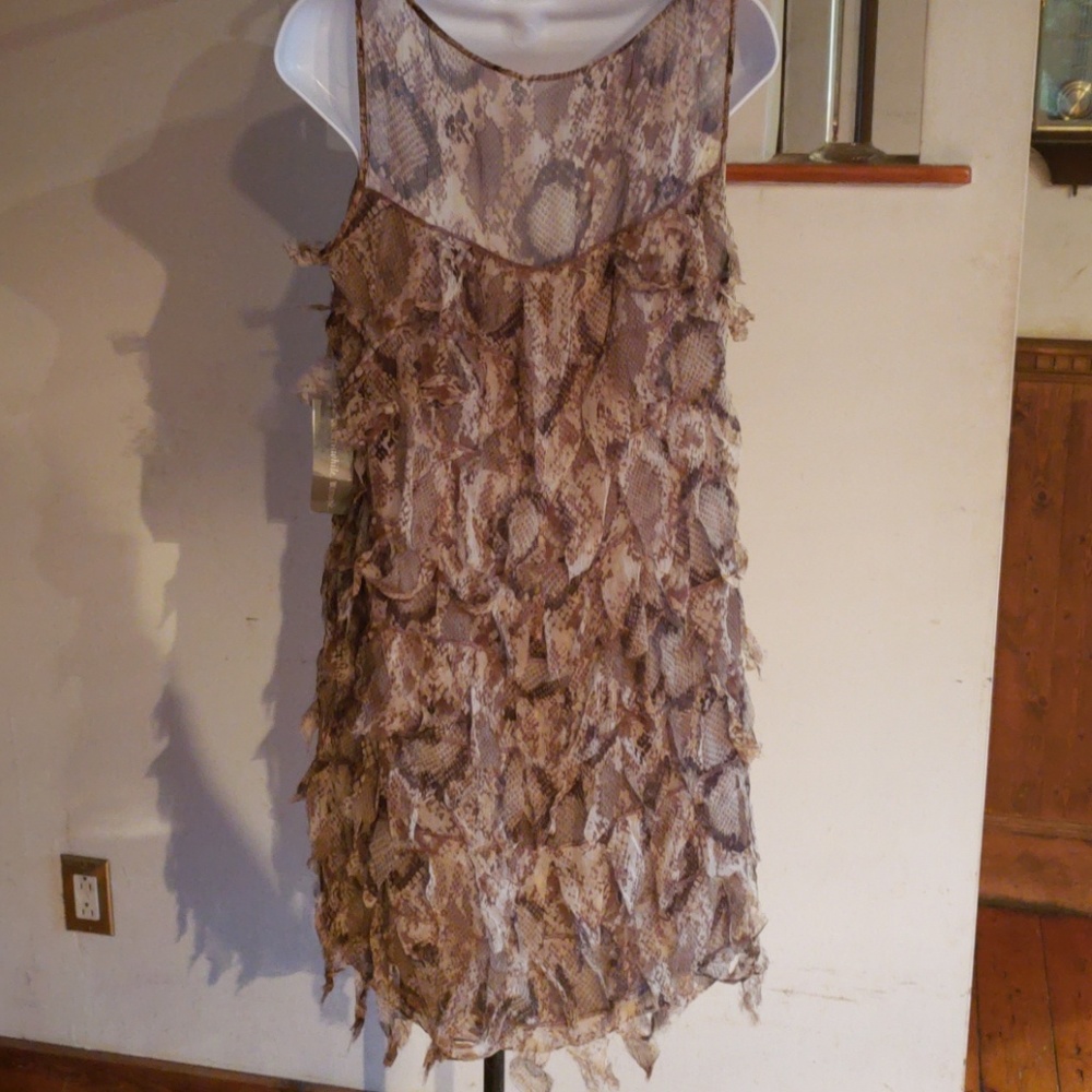 Dress - Picture 2 of 2